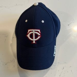 Kids Minnesota Twins baseball hat. Never worn!Adjustable.